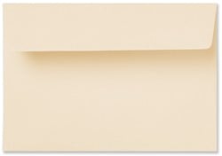 Envelop Specials 12,6 x 18 cm striplock ivoor
